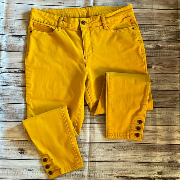 St. John's Bay Denim - Size 14 Skinny Leg Jeans St. John’s Bay Pants button detail